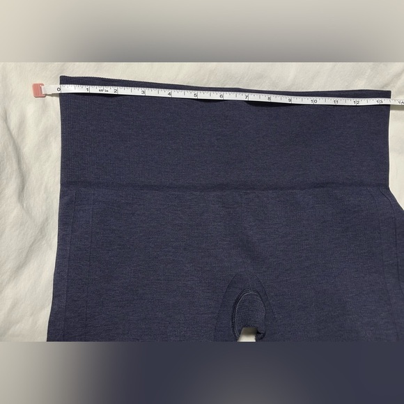 Lululemon: In The Flow Crop - Picture 3 of 5